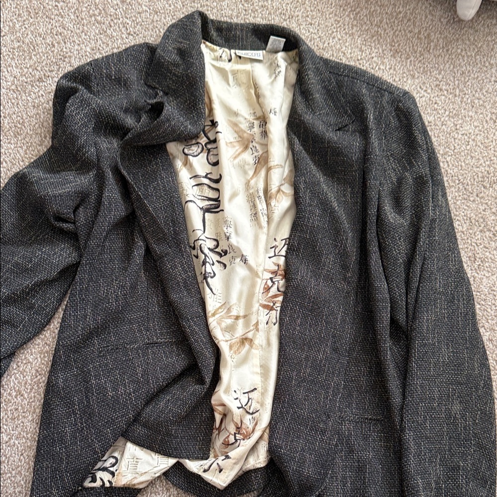 Chico's Black and Cream Blazer with Textured Lining